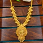 Gold Polish Guarantee Neckset