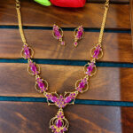 Gold Polish Guarantee Neckset